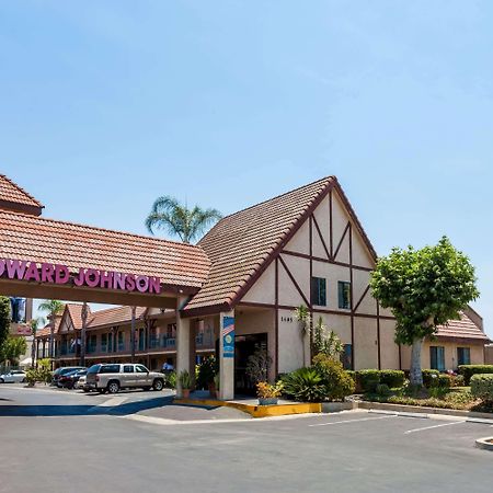 Howard Johnson By Wyndham Norco Bagian luar foto